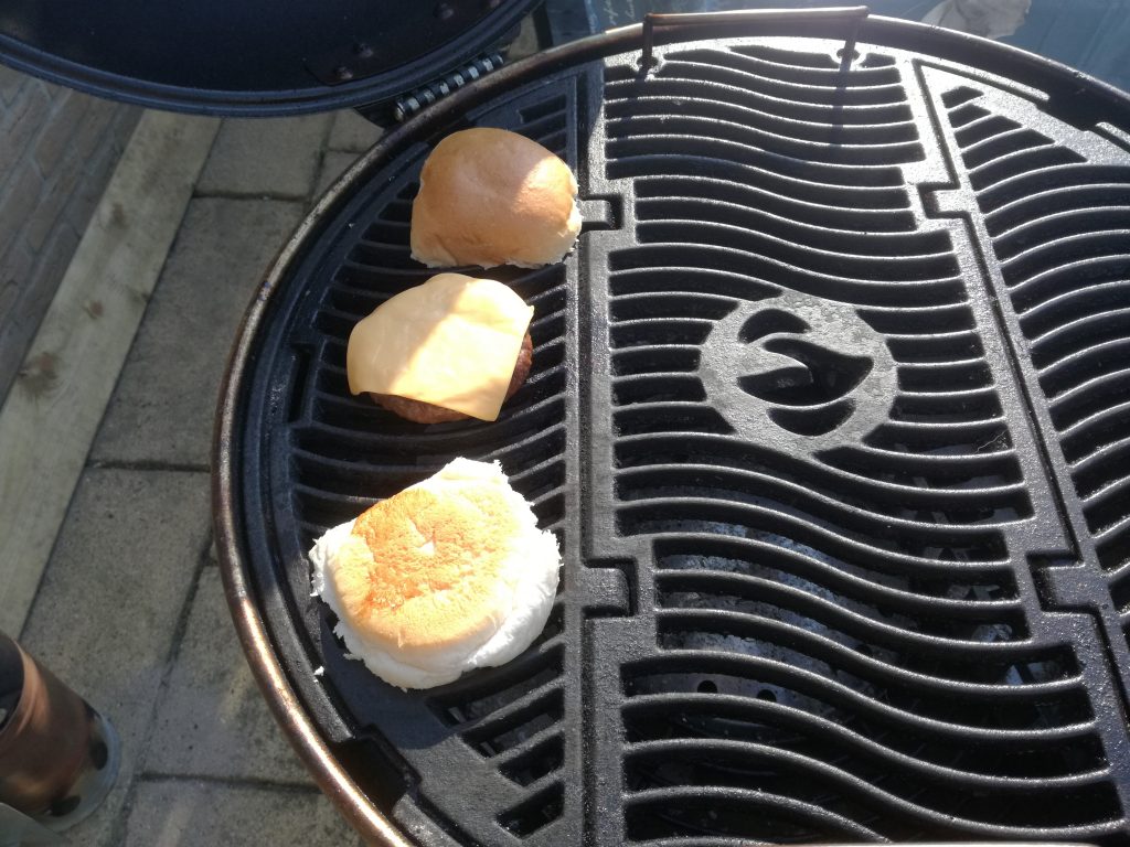 Broodje hamburger barbecue